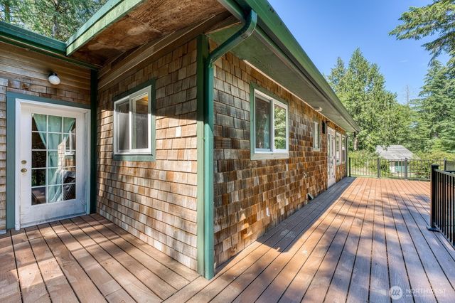 1671 E Sunset Hill Road, Shelton, WA 98584