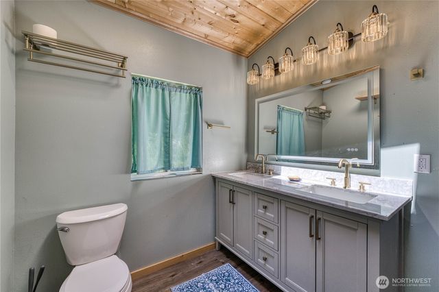 1671 E Sunset Hill Road, Shelton, WA 98584