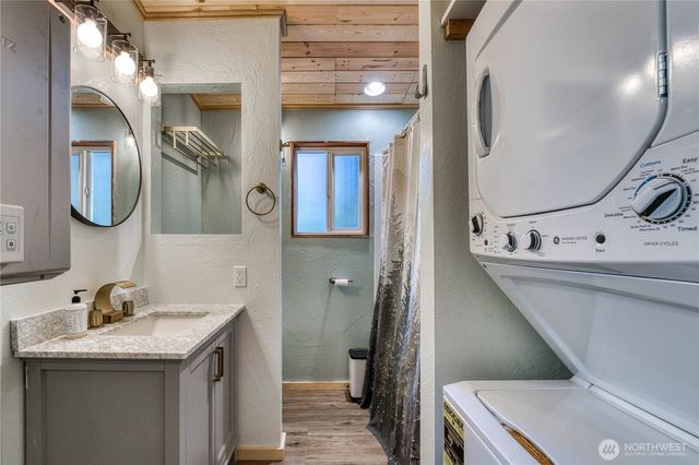 1671 E Sunset Hill Road, Shelton, WA 98584