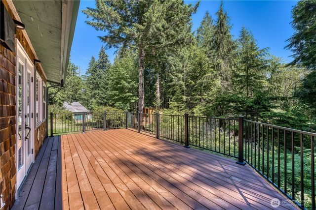 1671 E Sunset Hill Road, Shelton, WA 98584
