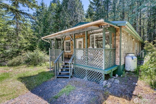 1671 E Sunset Hill Road, Shelton, WA 98584