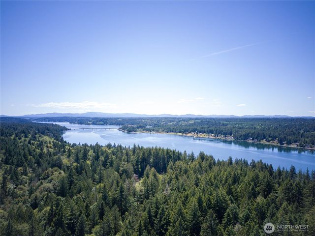 1671 E Sunset Hill Road, Shelton, WA 98584