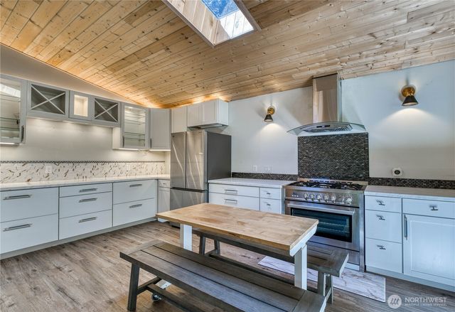 1671 E Sunset Hill Road, Shelton, WA 98584