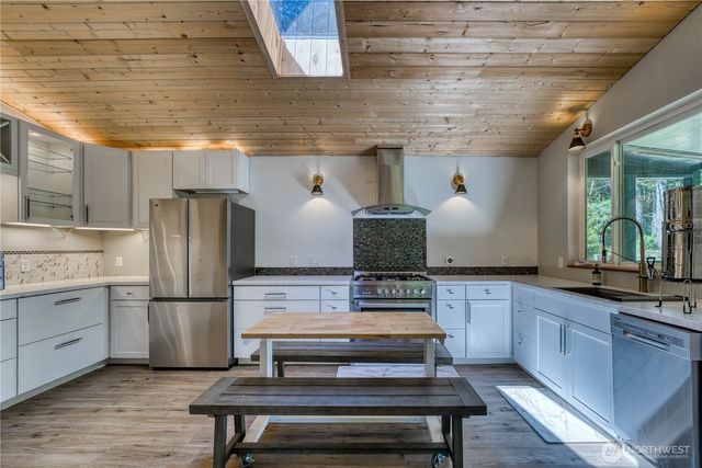 1671 E Sunset Hill Road, Shelton, WA 98584