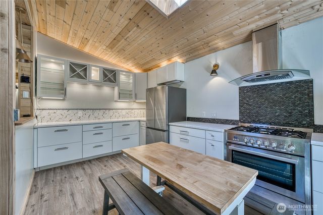 1671 E Sunset Hill Road, Shelton, WA 98584