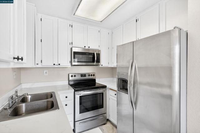 15 Glenwood, Hercules, CA 94547