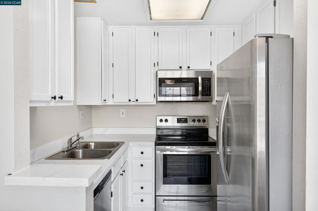 15 Glenwood, Hercules, CA 94547