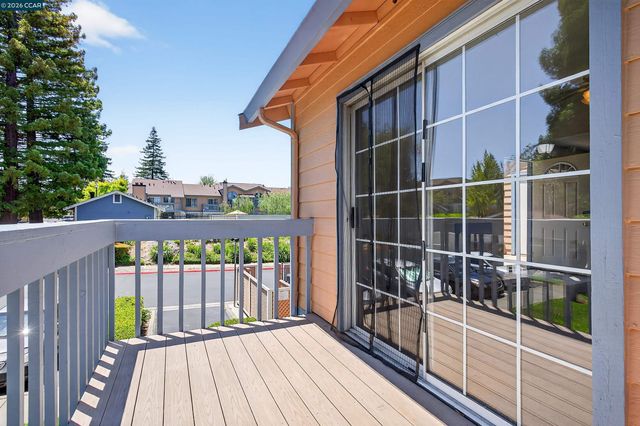 15 Glenwood, Hercules, CA 94547