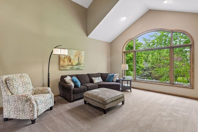 3362 Charleston Drive, Woodbury, MN 55129