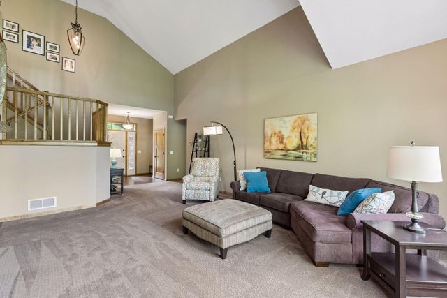 3362 Charleston Drive, Woodbury, MN 55129