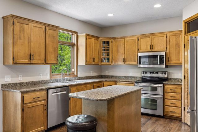 3362 Charleston Drive, Woodbury, MN 55129