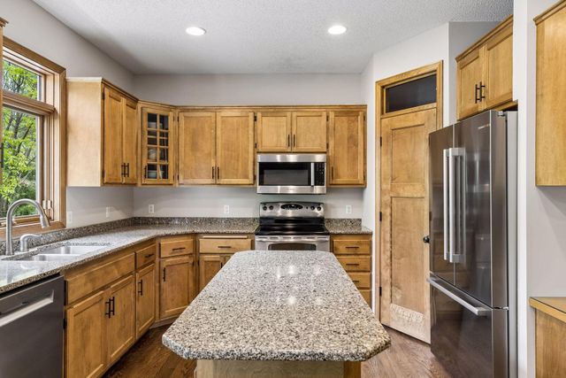 3362 Charleston Drive, Woodbury, MN 55129