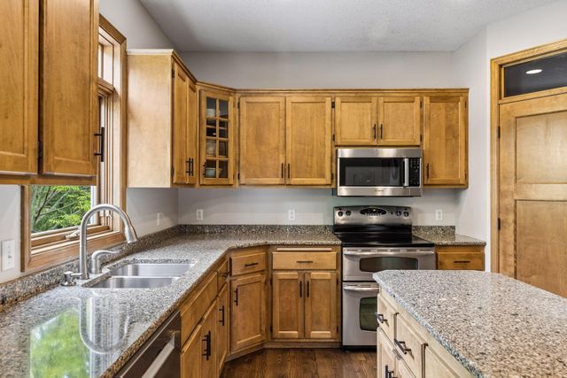 3362 Charleston Drive, Woodbury, MN 55129
