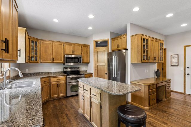 3362 Charleston Drive, Woodbury, MN 55129