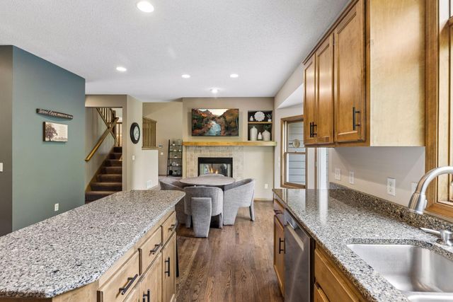 3362 Charleston Drive, Woodbury, MN 55129