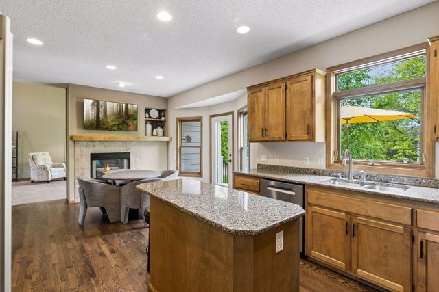 3362 Charleston Drive, Woodbury, MN 55129
