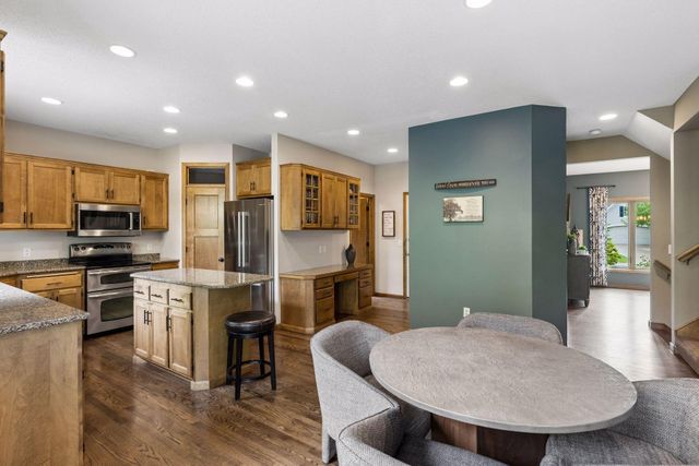 3362 Charleston Drive, Woodbury, MN 55129