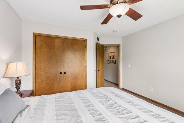 3362 Charleston Drive, Woodbury, MN 55129