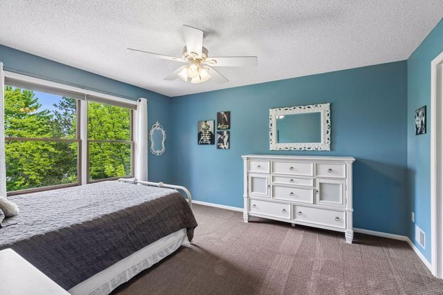 3362 Charleston Drive, Woodbury, MN 55129