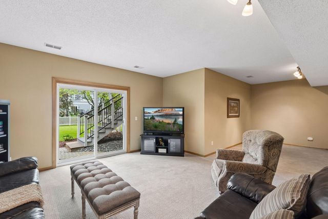3362 Charleston Drive, Woodbury, MN 55129
