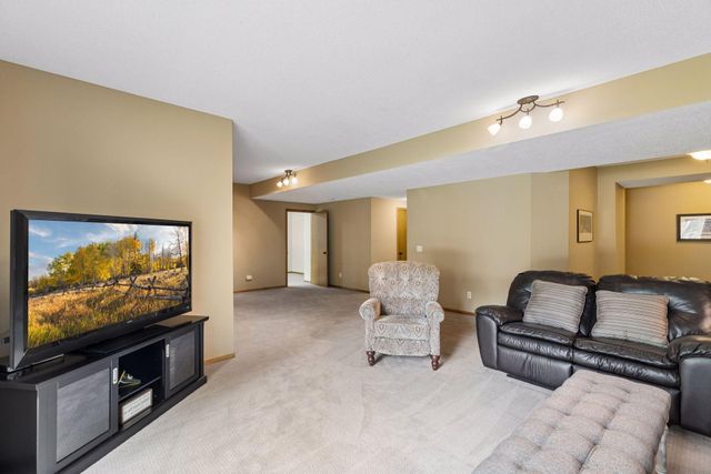 3362 Charleston Drive, Woodbury, MN 55129