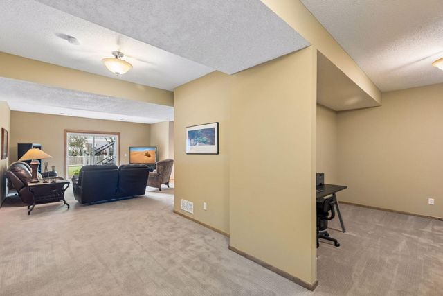 3362 Charleston Drive, Woodbury, MN 55129