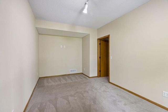 3362 Charleston Drive, Woodbury, MN 55129