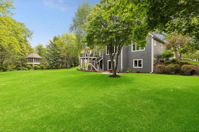 3362 Charleston Drive, Woodbury, MN 55129