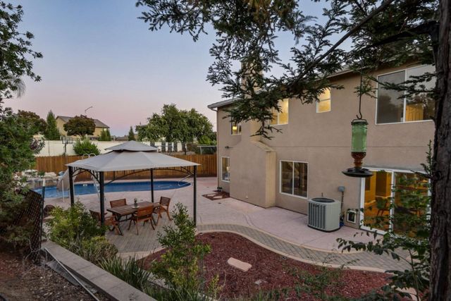 1740 Brentwood Court, Hollister, CA 95023