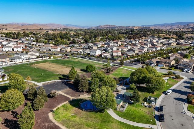 1740 Brentwood Court, Hollister, CA 95023