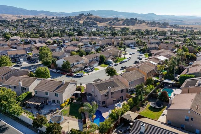 1740 Brentwood Court, Hollister, CA 95023