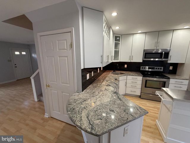 5412 OXFORD DR, Mechanicsburg, PA 17055