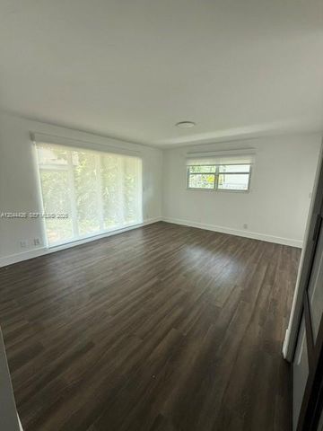 1047 NE 84th St, Miami, FL 33138