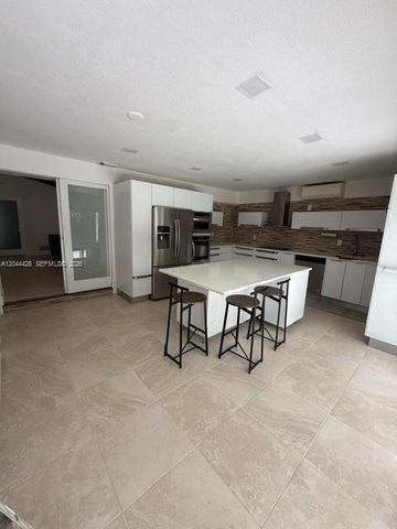 1047 NE 84th St, Miami, FL 33138