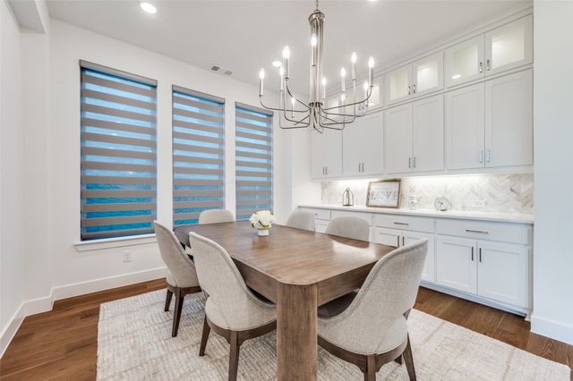 616 Saddle Crest Drive, Aubrey, TX 76227