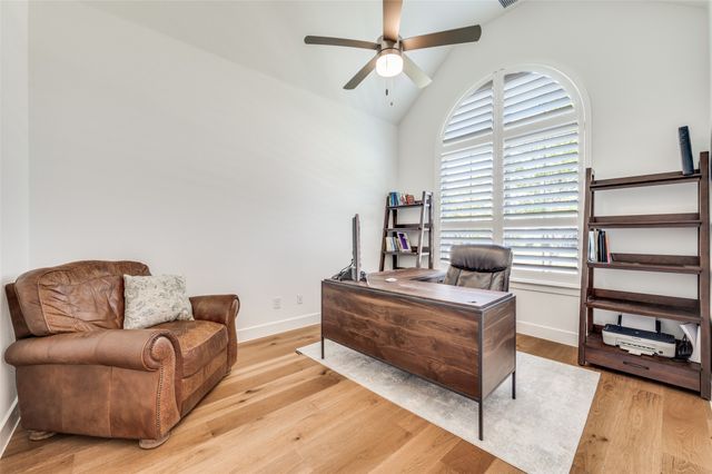 616 Saddle Crest Drive, Aubrey, TX 76227