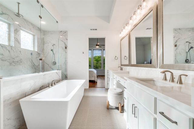 616 Saddle Crest Drive, Aubrey, TX 76227