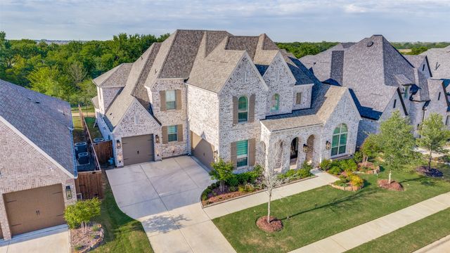 616 Saddle Crest Drive, Aubrey, TX 76227