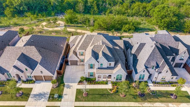 616 Saddle Crest Drive, Aubrey, TX 76227