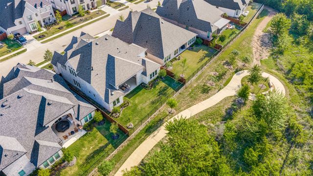 616 Saddle Crest Drive, Aubrey, TX 76227