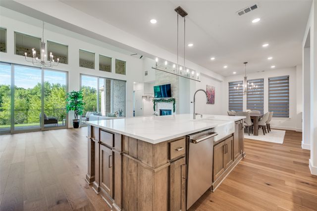 616 Saddle Crest Drive, Aubrey, TX 76227