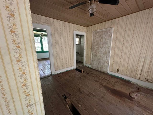 2026 SEMINOLE BOULEVARD S, St Petersburg, FL 33705