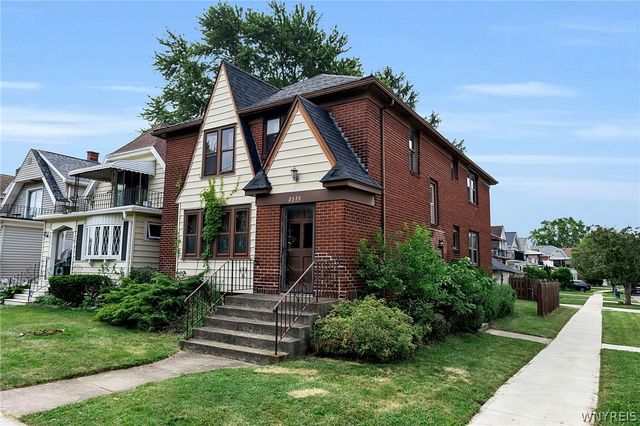2549 Genesee Street, Cheektowaga, NY 14225