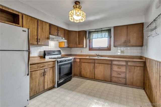 2549 Genesee Street, Cheektowaga, NY 14225