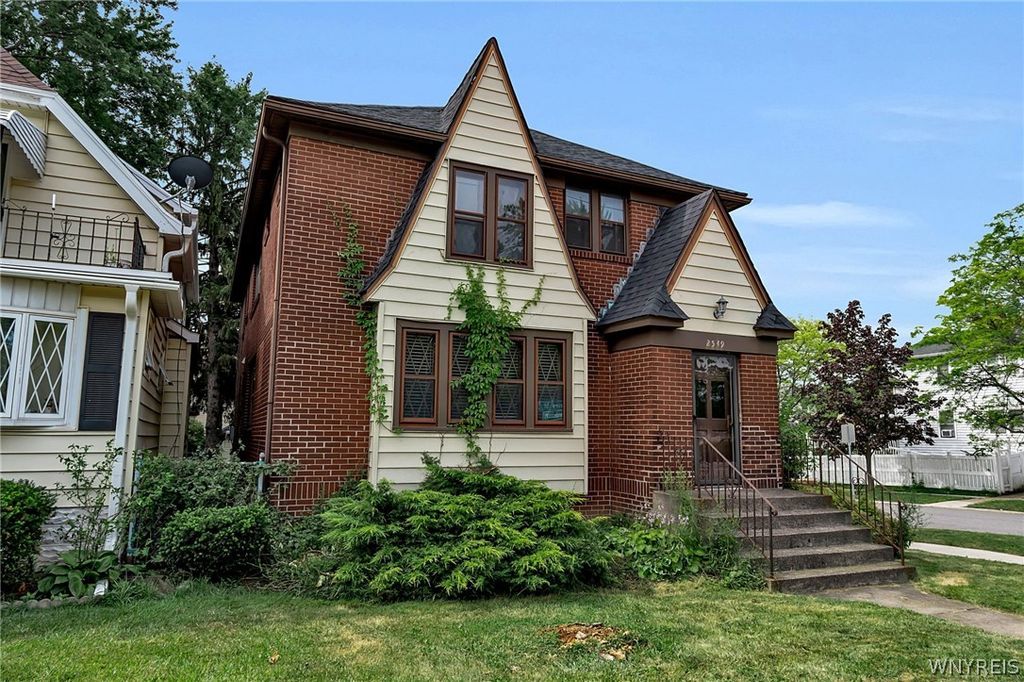 2549 Genesee Street, Cheektowaga, NY 14225