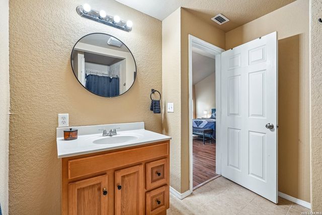 4229 & 4225 Mansion, Von Ormy, TX 78073