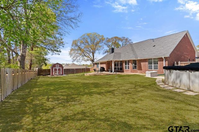 522 Susie, Chandler, TX 75758