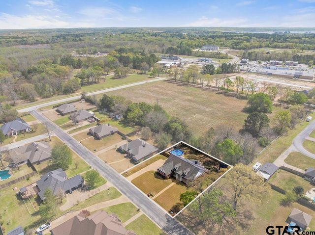 522 Susie, Chandler, TX 75758