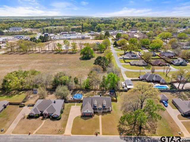 522 Susie, Chandler, TX 75758