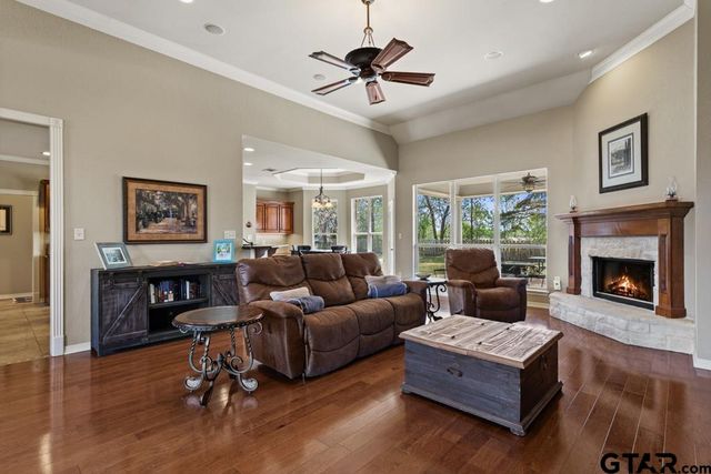 522 Susie, Chandler, TX 75758